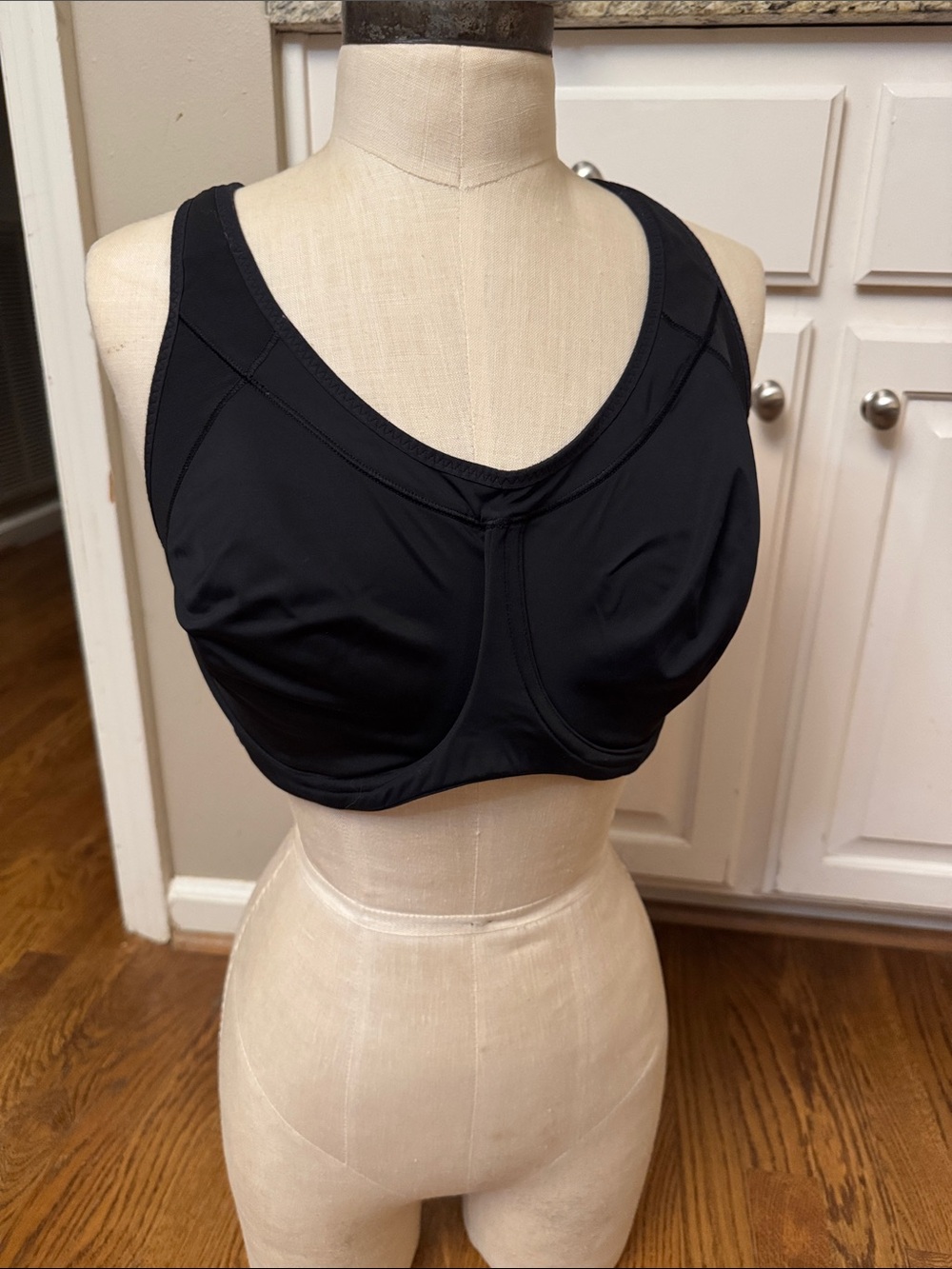 Athleta Black High-Support Sports Bra size 38D